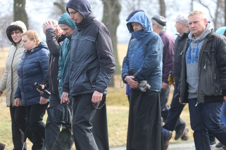 Droga Krzyżowa w intencji trzeźwości w byłym KL Birkenau 2017