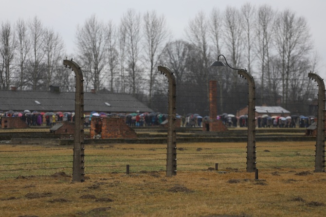 Droga Krzyżowa w intencji trzeźwości w byłym KL Birkenau 2017