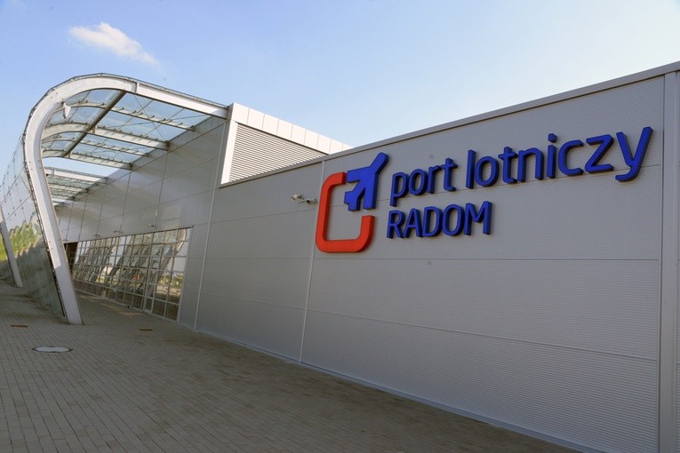 Od początku Port Lotniczy w Radomiu nie ma łatwo i szkoda, że nie ma też dobrej prasy