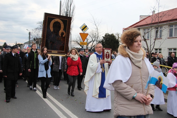 Powitanie ikony MB Częstochowskiej w parafii św. Józefa Robotnika w Sochaczewie