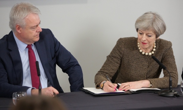 KE gotowa do negocjacji w sprawie Brexitu