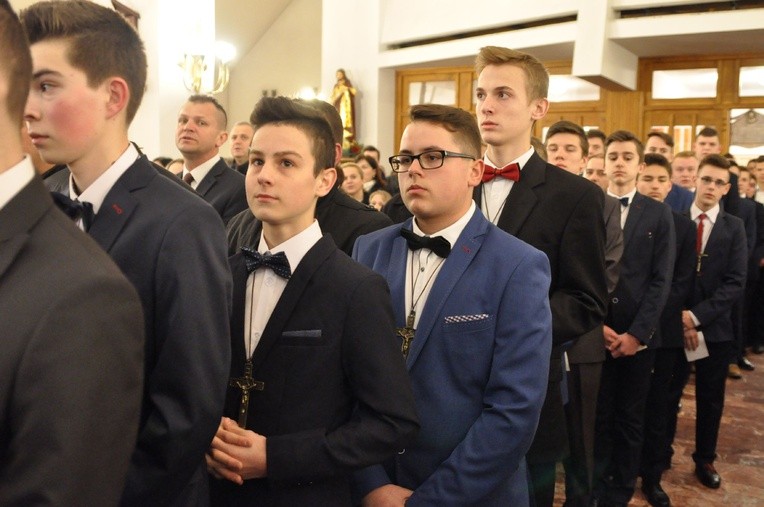 Bierzmowanie w Łososinie Dolnej