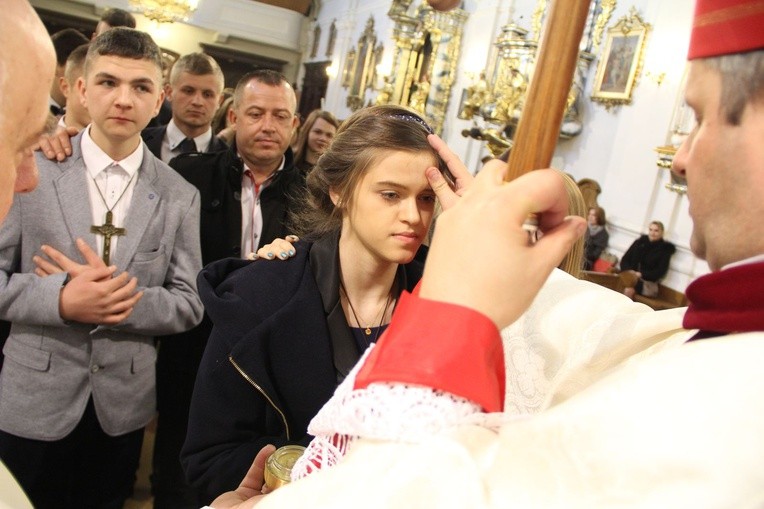 Bierzmowanie w Zakliczynie cz. 1