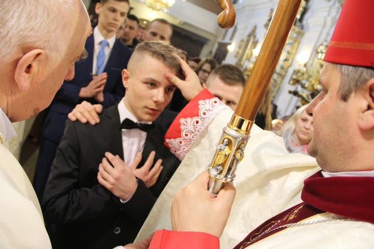 Bierzmowanie w Zakliczynie cz. 1