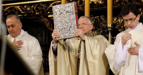 Abp Marek Jędraszewski w bazylice Mariackiej w dniu św. Józefa, patrona Krakowa