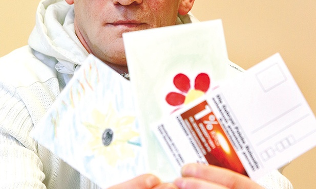 	Polacy mieszkający w Niemczech od Darka otrzymają specjalne pocztówki. Przygotowania do rajdu śledzić można na: fb.me/darkmin71.