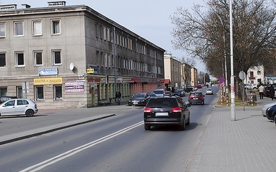 	Ulica 1 Sierpnia nie będzie już przecinała placu na pół.