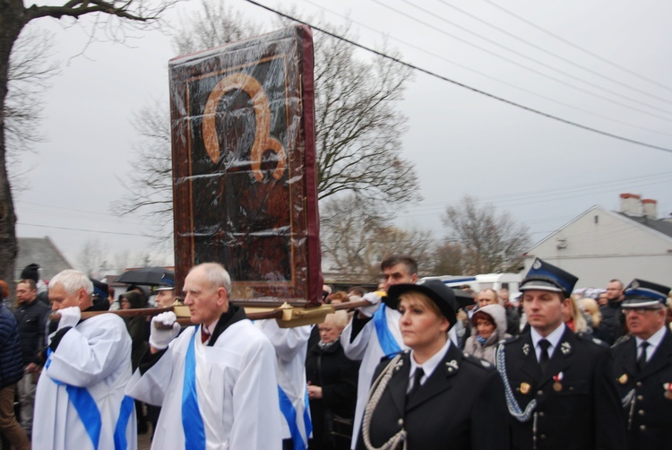 Powitanie ikony MB Częstochowskiej w parafii pw. Narodzenia NMP w Sochaczewie