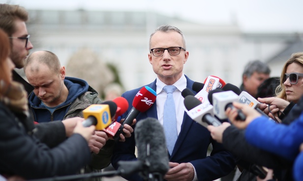 "Prezydent nie jest usatysfakcjonowany odpowiedziami szefa MON"