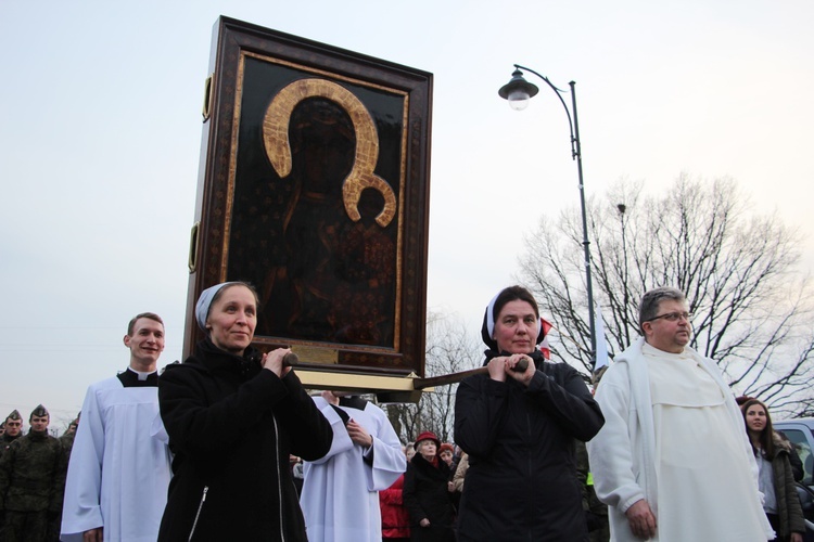 Powitanie ikony MB Częstochowskiej w parafii pw. św. Wawrzyńca w Sochaczewie