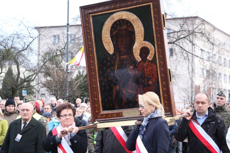Powitanie ikony MB Częstochowskiej w parafii pw. św. Wawrzyńca w Sochaczewie