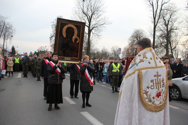 Powitanie ikony MB Częstochowskiej w parafii pw. św. Wawrzyńca w Sochaczewie
