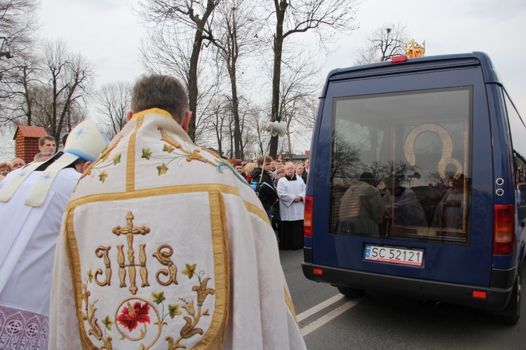 Powitanie ikony MB Częstochowskiej w parafii pw. św. Wawrzyńca w Sochaczewie