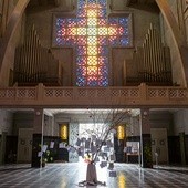 Wewnątrz nie brakuje miejsca. Brakuje ludzi, którzy by je wypełnili.