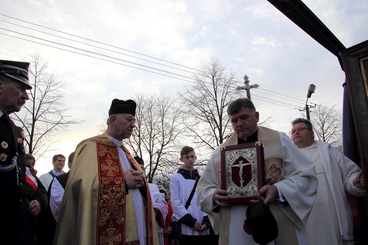 Powitanie ikony MB Częstochowskiej w Brzozowie