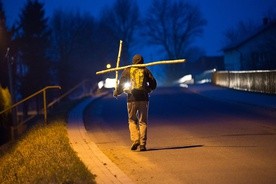 Pdstawową zasadą EDK jest milczenie. Ono pozwala przebyć trasę-rekolekcje indywidualnie 