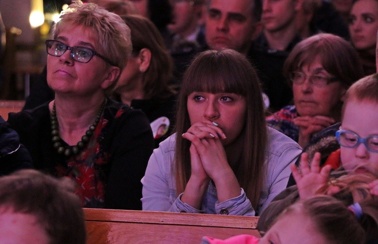 Koncert Mietka Szcześniaka w Miliczu