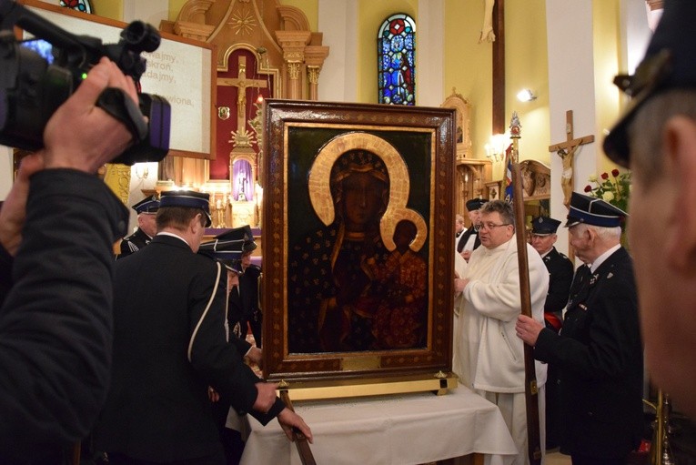 Powitanie ikony MB Częstochowskiej w Iłowie