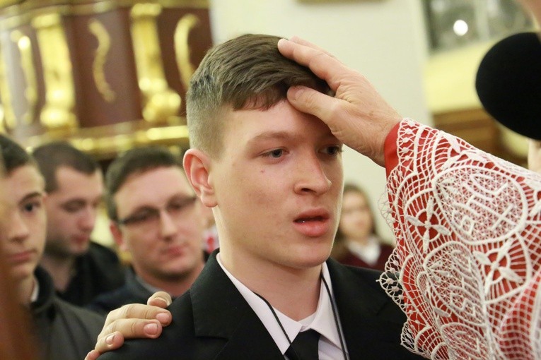 Bierzmowanie w Oleśnie