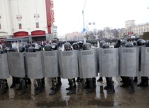 Setki zatrzymanych po protestach w Mińsku