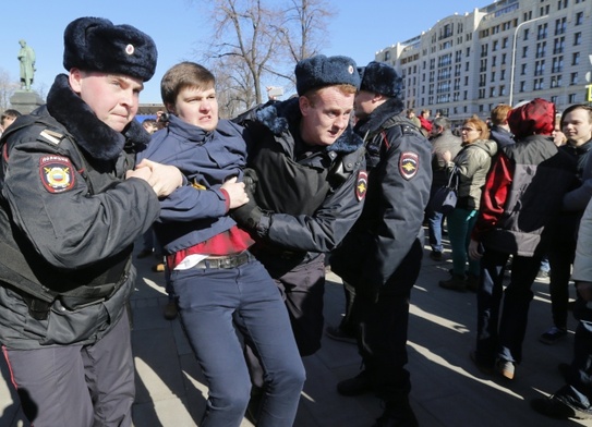Rosja: Wielotysięczne demonstracje przeciw korupcji