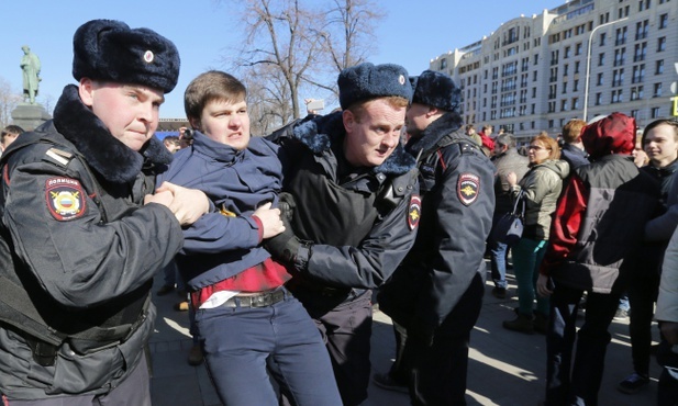 Rosja: Wielotysięczne demonstracje przeciw korupcji
