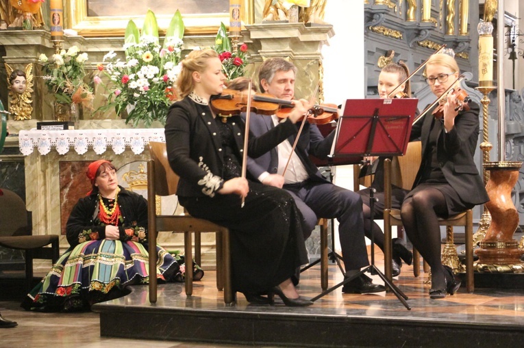 Koncert w bazylice katedralnej w Łowiczu