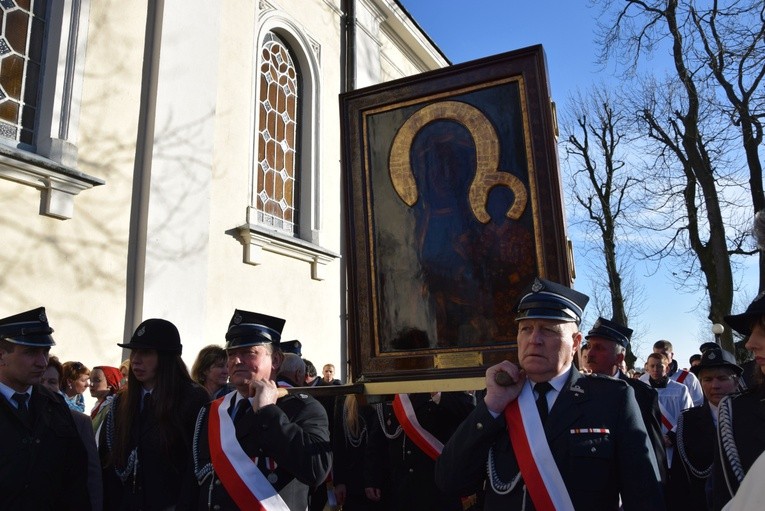 Powitanie ikony MB Częstochowskiej w Sannikach