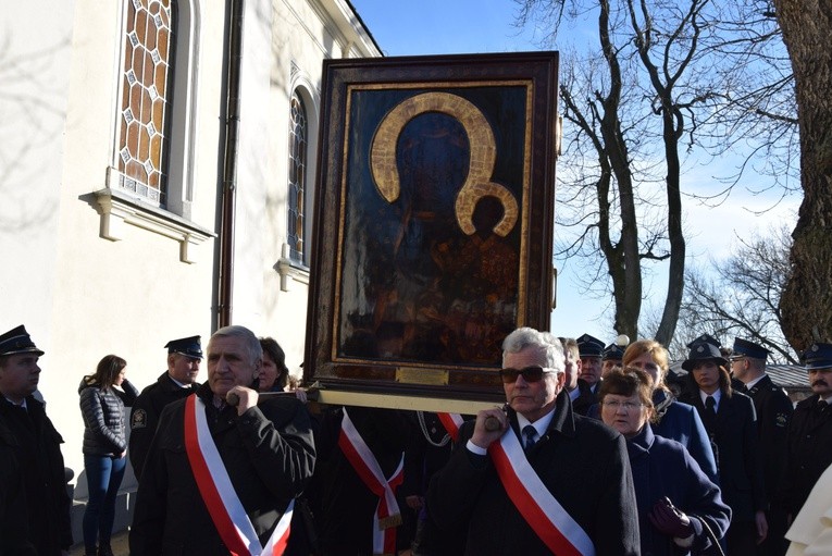 Powitanie ikony MB Częstochowskiej w Sannikach