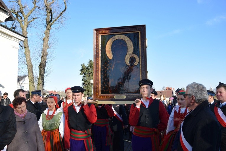 Powitanie ikony MB Częstochowskiej w Sannikach