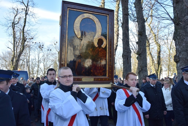 Powitanie ikony MB Częstochowskiej w Sannikach