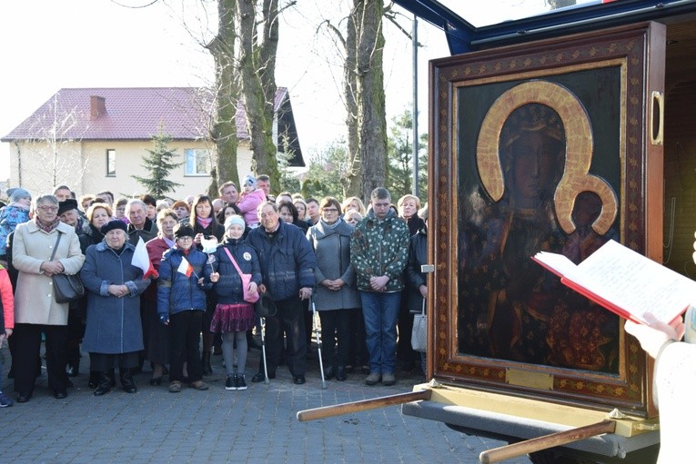 Powitanie ikony MB Częstochowskiej w Sannikach