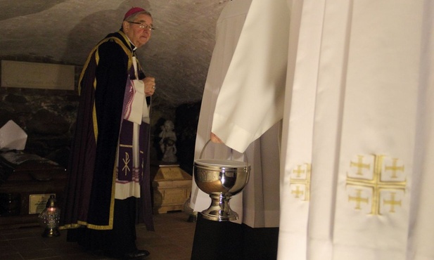 Kapelan AK, żołnierz niezłomny