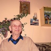 ▲	Józef Mazgajski miał 10 lat, gdy w jego wsi stanął krzyż z armaty.