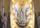 ▲	Śląska Fatima. Korony papieskie na wizerunek Maryi 13 czerwca 2004 r.  nałożył abp Józef Kowalczyk, ówczesny nuncjusz apostolski.