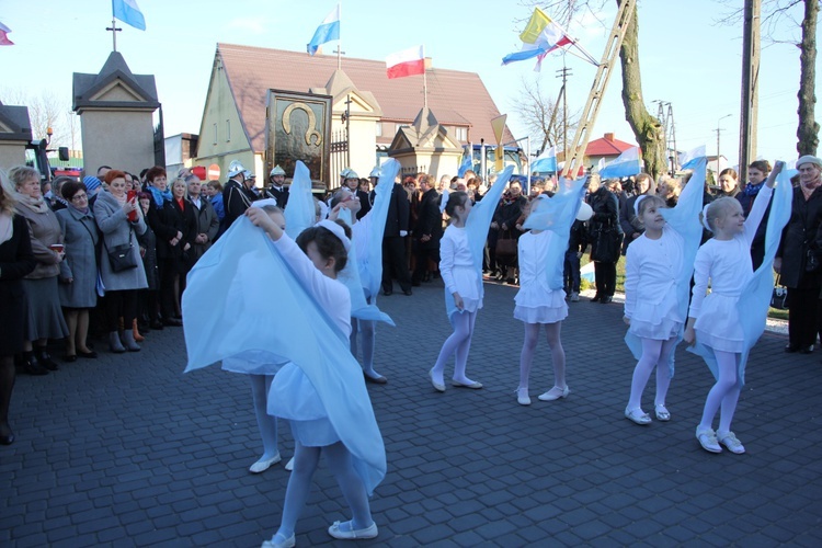 Powitanie ikony MB Częstochowskiej w Pacynie