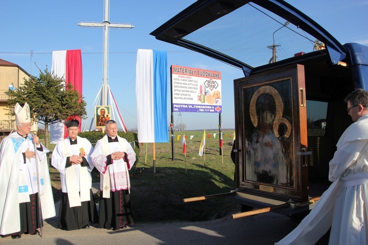 Powitanie ikony MB Częstochowskiej w Pacynie