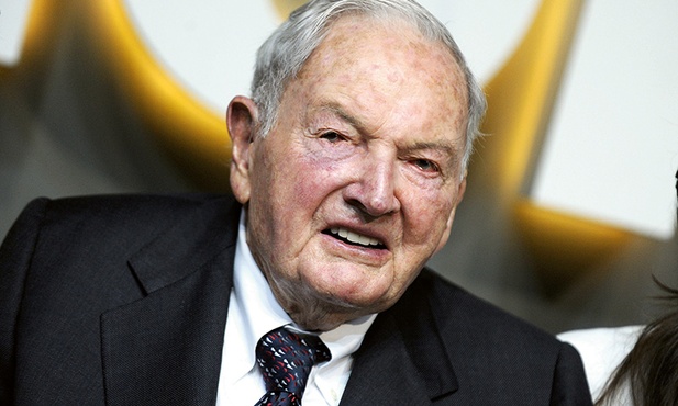 David Rockefeller był ostatnim żyjącym wnukiem słynnego Johna D. Rockefellera, uznawanego za najbogatszego człowieka w historii.