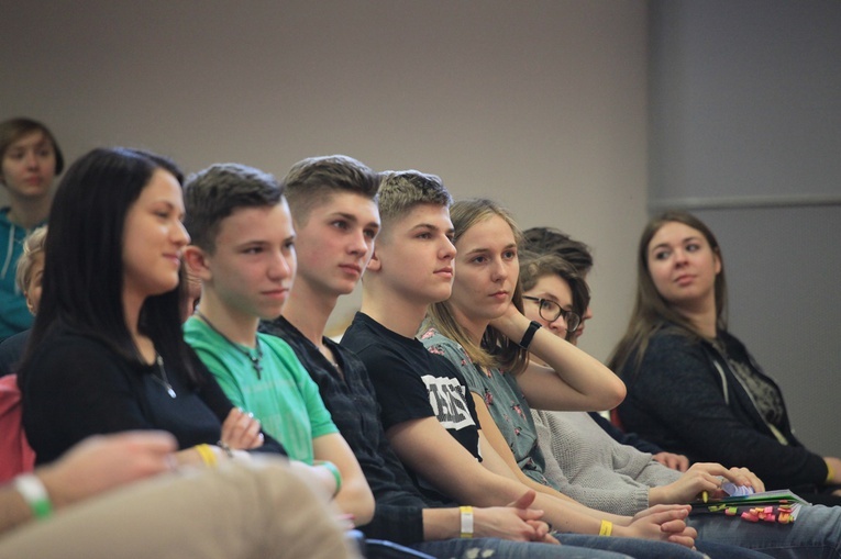Fotowspomnienie z konferencji uwielbieniowej