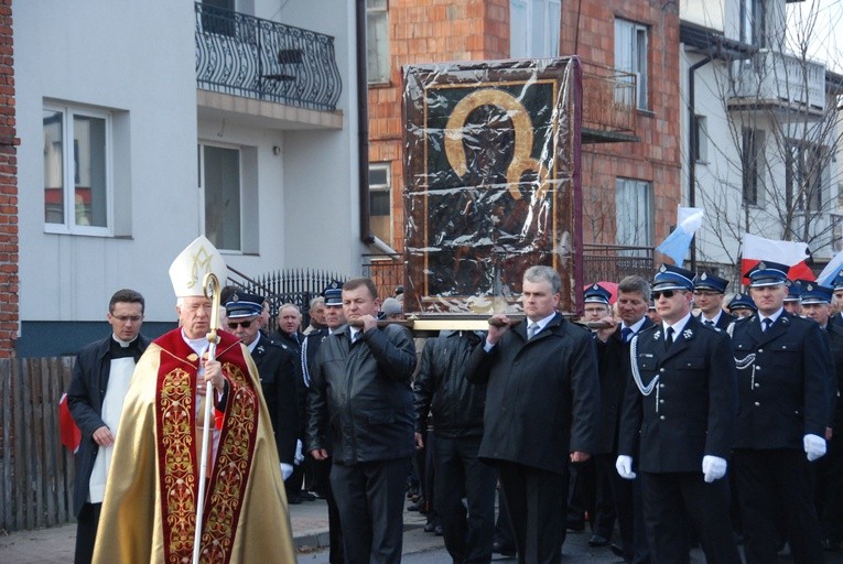 Powitanie ikony MB Częstochowskiej w Kiernozi
