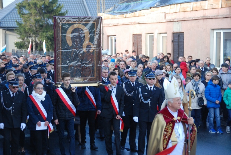 Powitanie ikony MB Częstochowskiej w Kiernozi