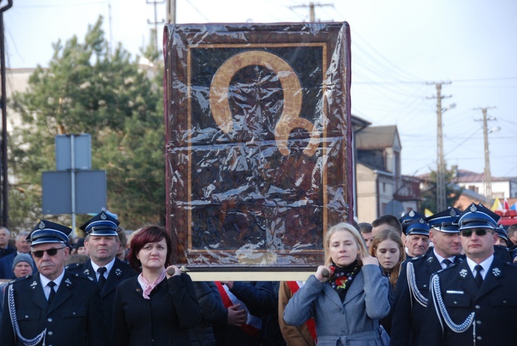 Powitanie ikony MB Częstochowskiej w Kiernozi