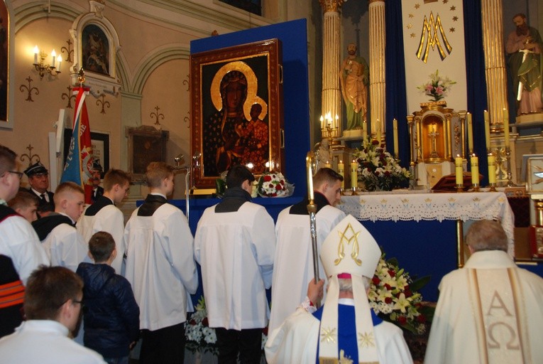 Powitanie ikony MB Częstochowskiej w Kiernozi