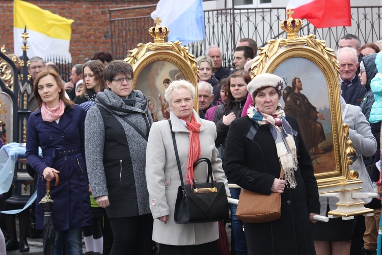 Powitanie ikony MB Częstochowskiej w Kiernozi