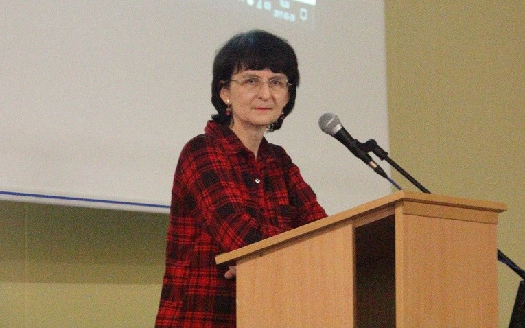 Beata Sztyber, kustosz Muzeum Narodowego w Gdańsku w trakcie wykładu 