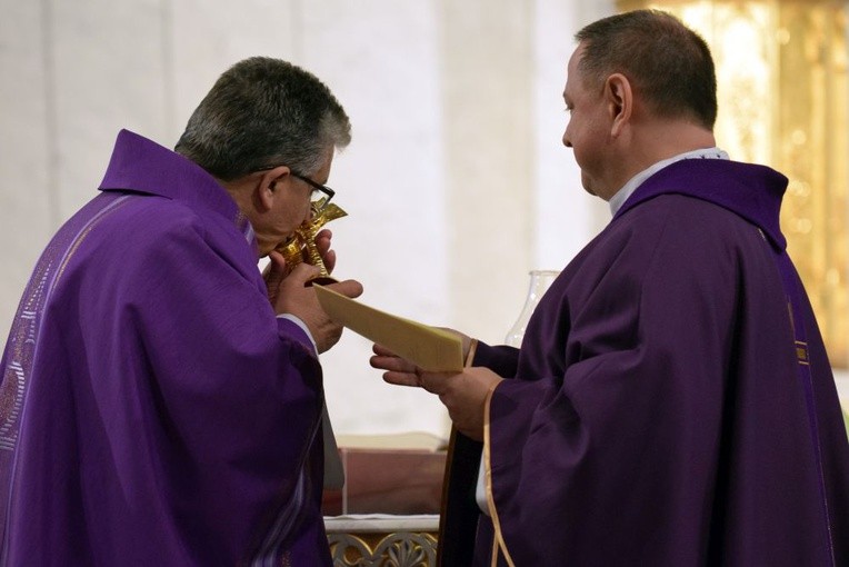 Przyjęcie relikwii franciszkańskich męczenników.