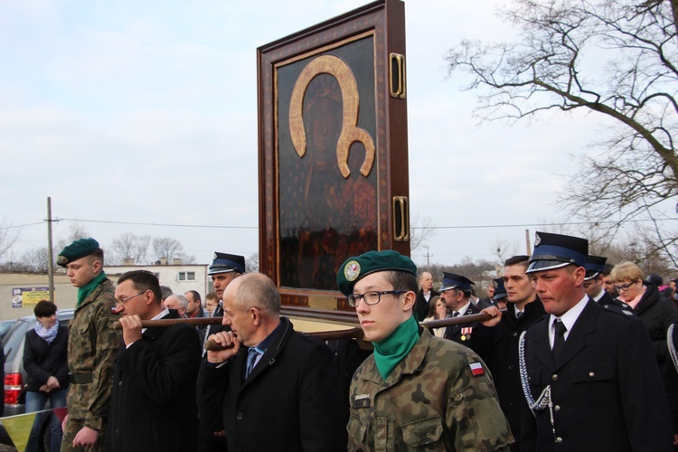 Powitanie ikony MB Częstochowskiej w Luszynie