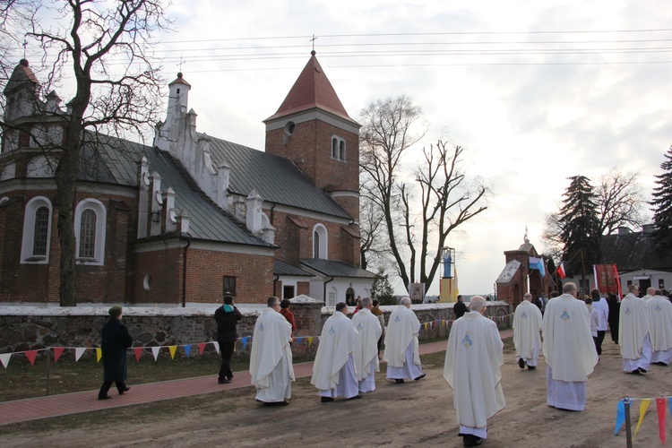 Powitanie ikony MB Częstochowskiej w Luszynie