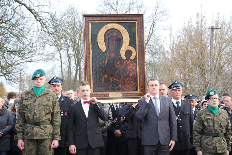 Powitanie ikony MB Częstochowskiej w Luszynie