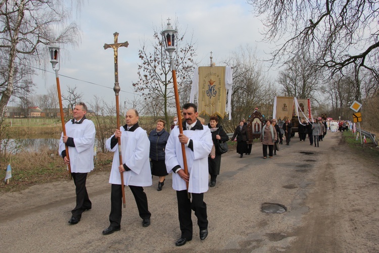 Powitanie ikony MB Częstochowskiej w Luszynie